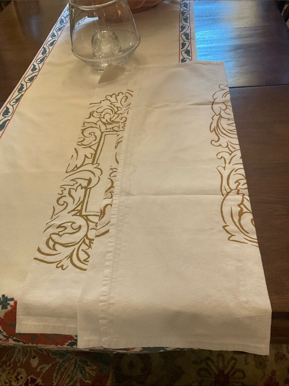Set of two Hester and Cook, hand towels or kitchen towels. Size 29”x29”. - Picture 4 of 6